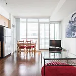 Stylish & Central Condo 1 Min From Union Station!!