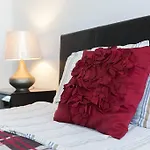 Trinity Suites - Luxury Condo On York Street
