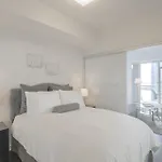 Noel Suites - York And Simcoe St.