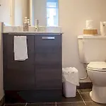 Elite Suites - Queen West