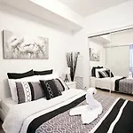 Royal Stays Condominiums - Upscale Downtown Suites