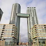N2N Suites - Downtown Lake & City View Apartments