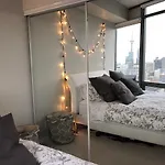 Cn Tower View - Furnished Apartmnets At Bay Street