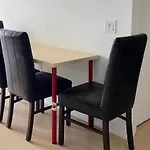 Bright 2 Bed Lakeview Suite