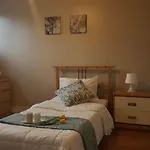 Kashaneh Guest House - 25 Greenview