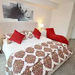 Luxury 3 Bedroom Dt Apartment Toronto, On, Canada