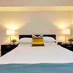 Atlas Suites Furnished Apartments- Rogers Center, Downtown Toronto