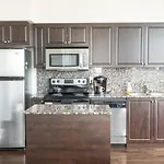 Modern 2 Bedroom Condo With Cn Tower Views