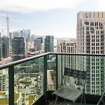 Modern 2 Bedroom Condo With Cn Tower Views
