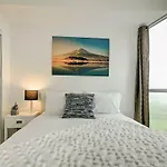 30 Off Lake View Property Heart Of Downtown