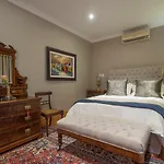 Madison Manor Boutique Hotel