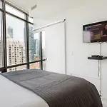 Altitude Suites Bay Street - Holiday Bonus - Free Parking