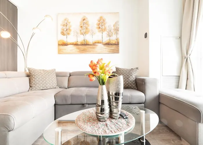 Bright Condo In The Heart Of Toronto