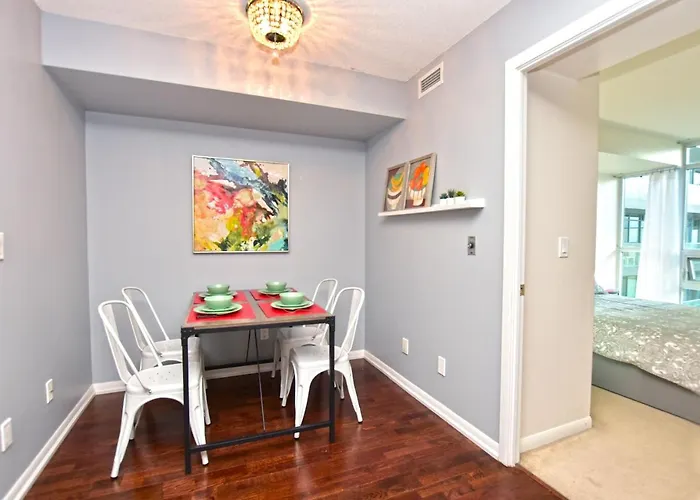 Downtown Condo, Free Parking & Amenities
