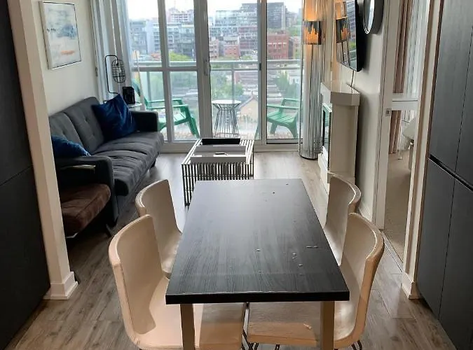 Toronto Suite With Parking