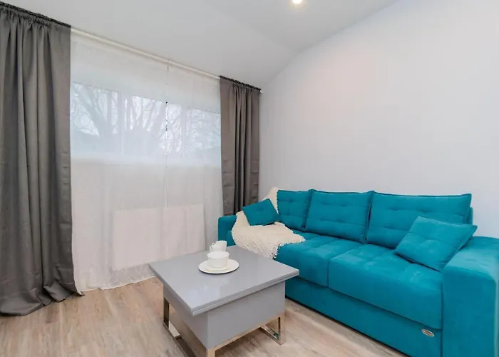 Your Comfy Home In Mid-Toronto