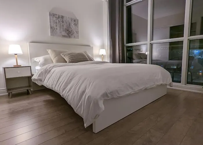 Lovely 2 Bed Condo In Downtown Toronto
