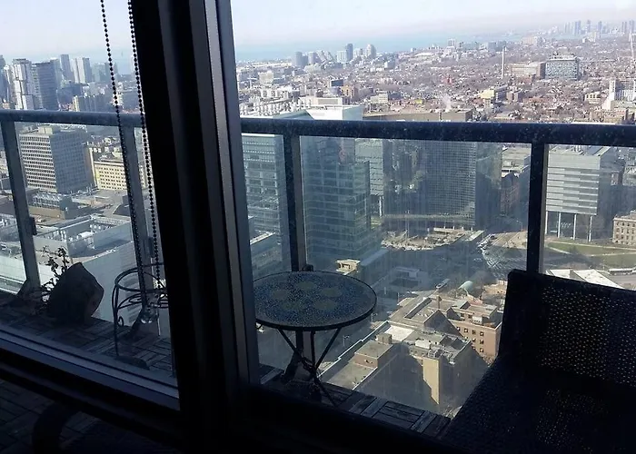 Stunning Condo With Fantastic View Of The City!