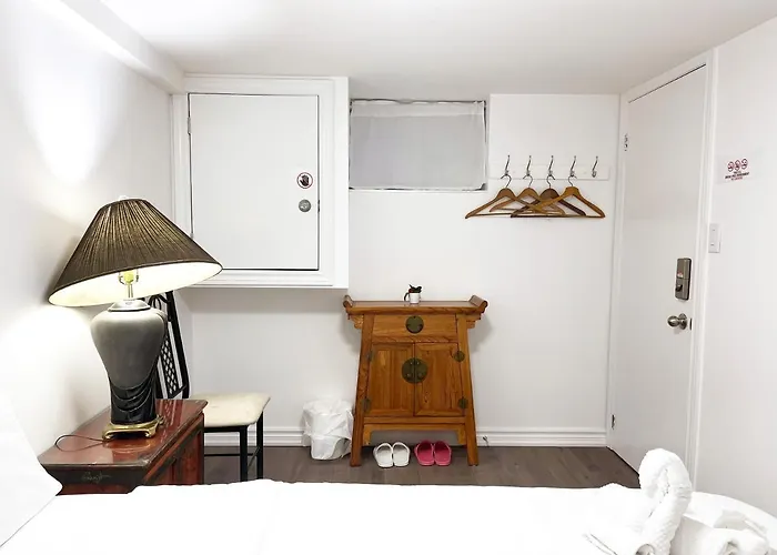 Simple & Tidy Private Rooms