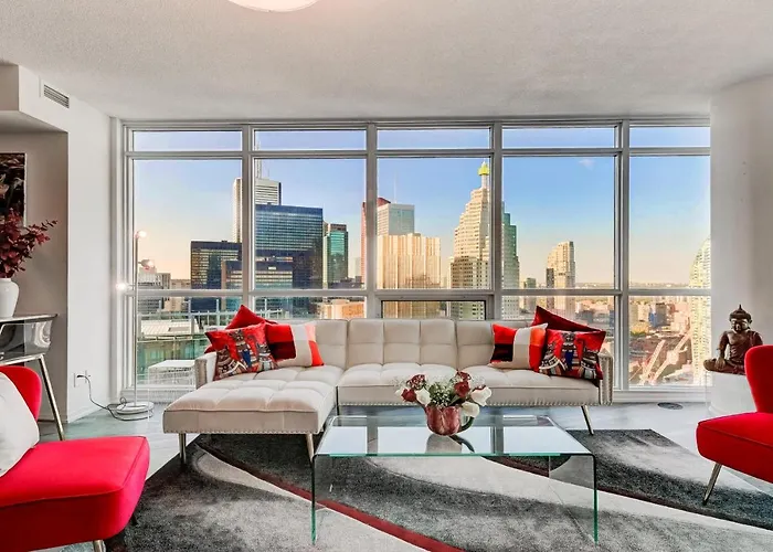 Spacious Lux 2Bd Downtown Toronto With Parking!