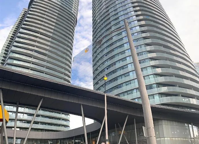 Comfort Opulence Suites Downtown High Floor Condo With Balcony City View