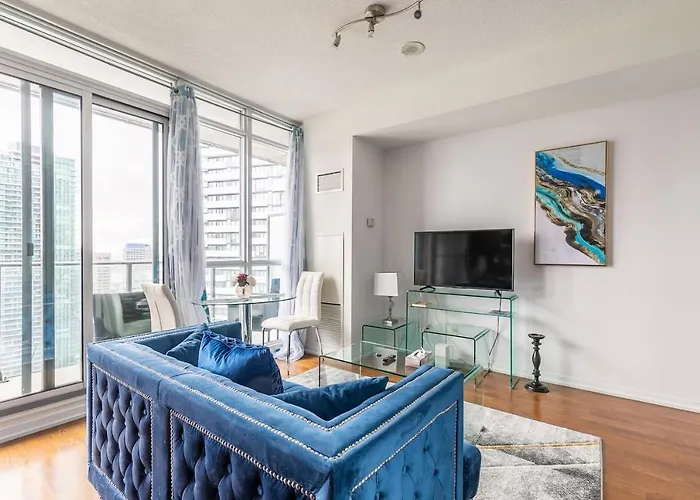 Gorgeous 1Br W/Parking Across The Scotiabank Arena