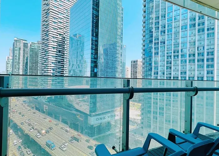 Downtown High Floor Condo Suites With Balcony