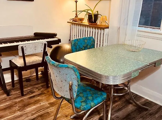 Hipster Studio In Little Italy