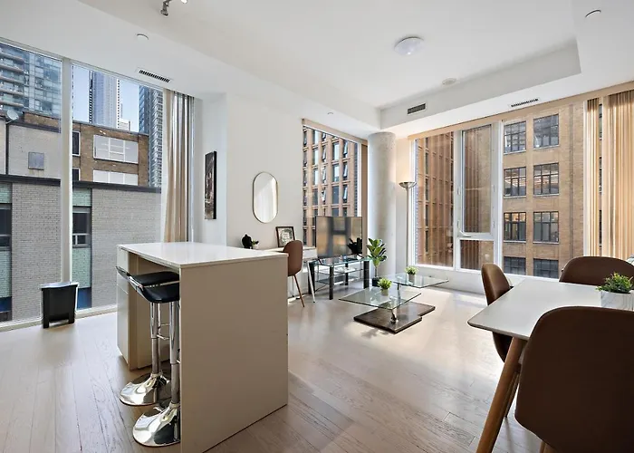 Modern Condo In The Heart Of Downtown Toronto