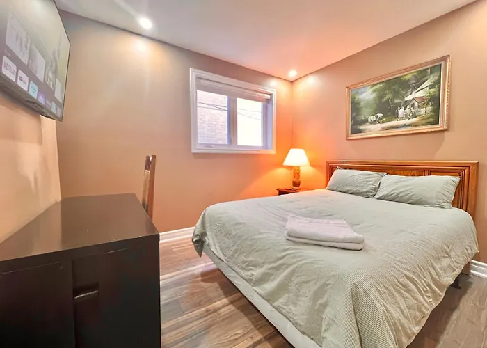 Upgraded Rooms With Bath 7-Min To Subway Near Downsview Rogers Stadium