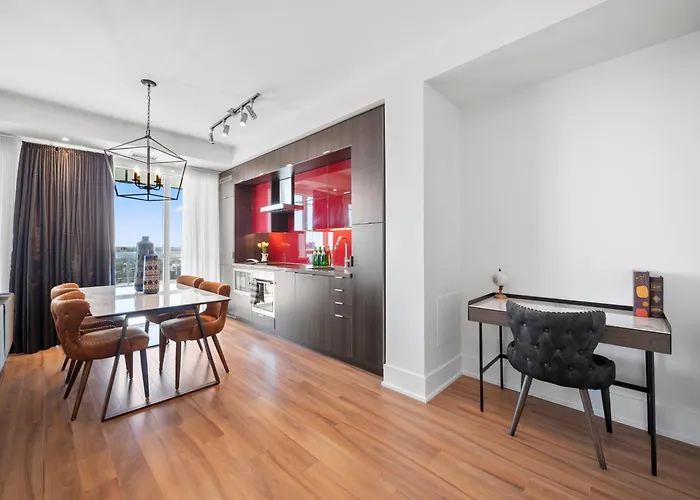 Stylish One Bedroom Suite - Entertainment District Toronto