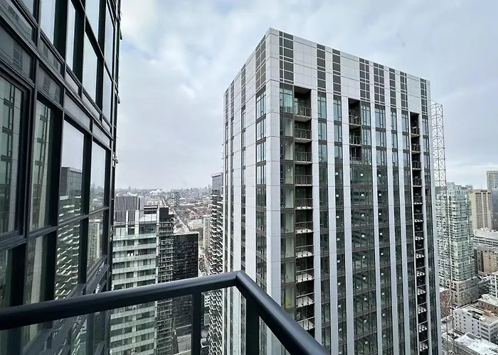 Lovely One Bedroom / Entertainment District P4