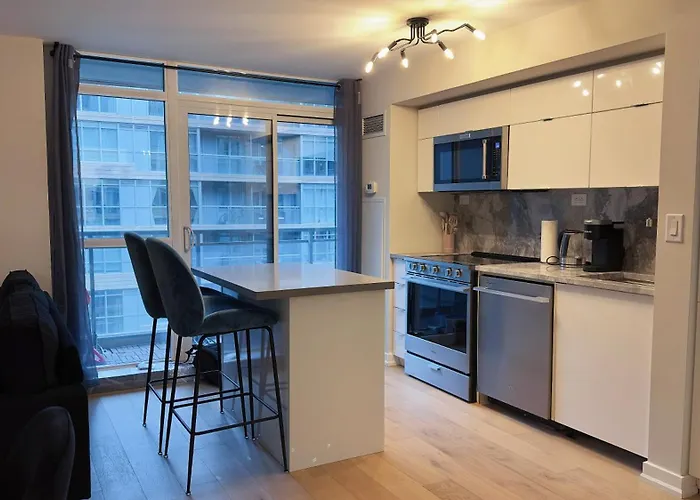 Downtown 2 Bedroom Gem With Free Parking