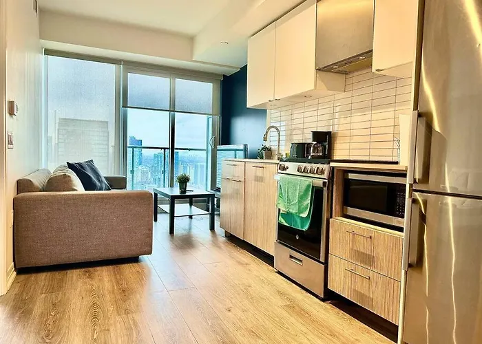 Cozy Condo Near Eatoncentre Mall