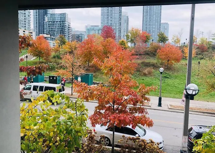 Luxe 2 Bed Suite Downtown Toronto Near Waterfront