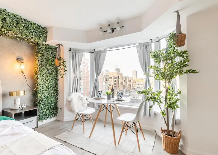 Yorkville Plaza Express Stay