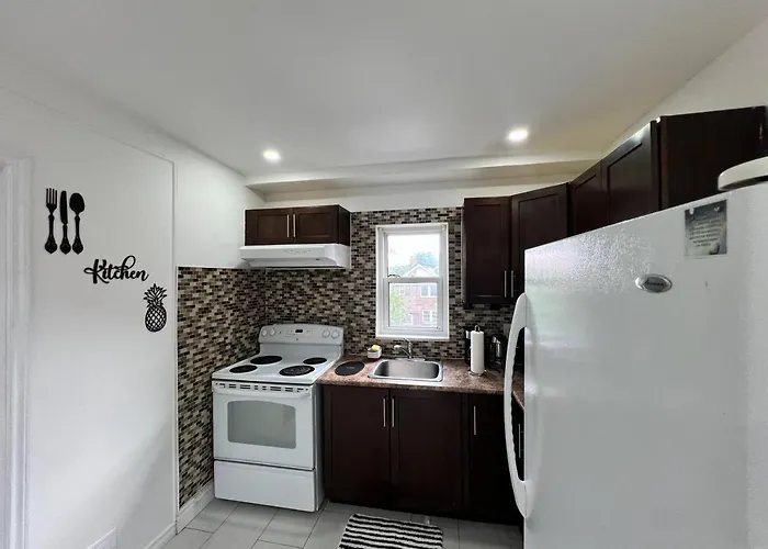 #1 Convvy-Nient Residence!