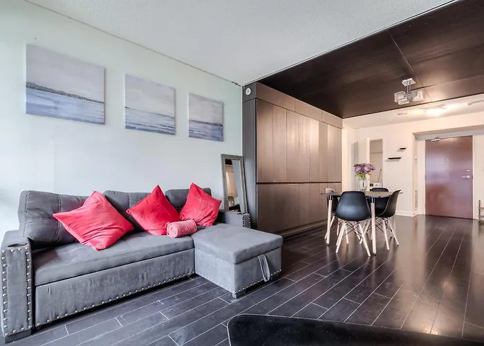 Modern Stylish Condo - 5 Min From Cn Tower