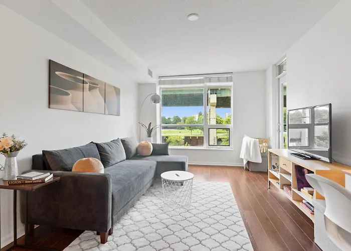 Modern 2Br Downtown Condo, Lakeshore, Exhibition Place, Fort York
