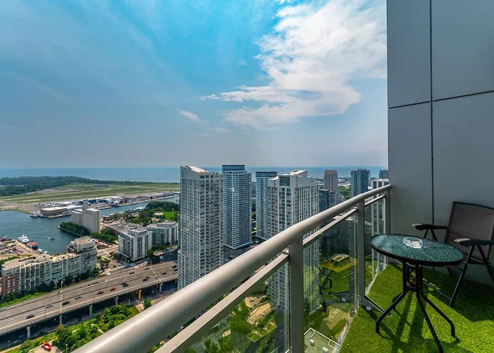 Penthouse Paradise - Downtown Toronto - Pool & Gym