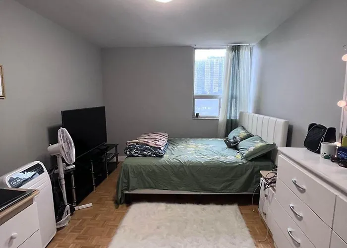 Cozy Apartment Near Victoria Park Station