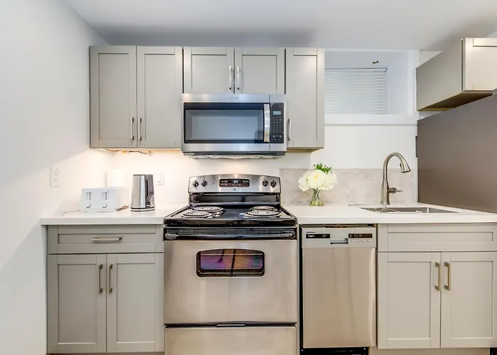 Midtown 2 Bedroom Basement Apartment