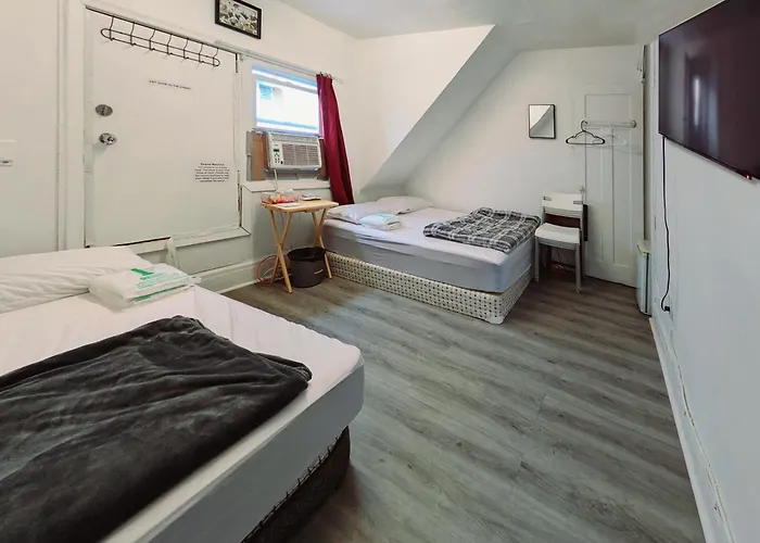 Quadruple Private Room With Netflix & Laundry, Balcony & Self Check-In