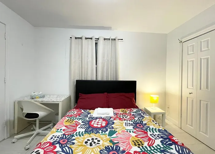 Toronto Room With Balcony - Midtown