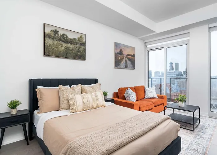 Sunset View Studio By Eaton Centre
