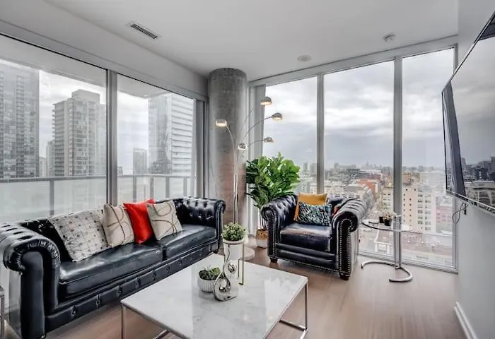 Cn Tower View Condo