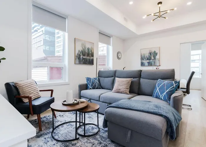 Luxury Suite W Patio Prime Location Toronto