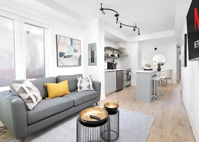 Family Getaway Trendy Ossington Neighbourhood