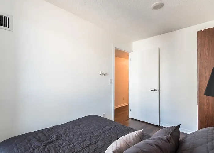 Apartment Near Rogers Centre