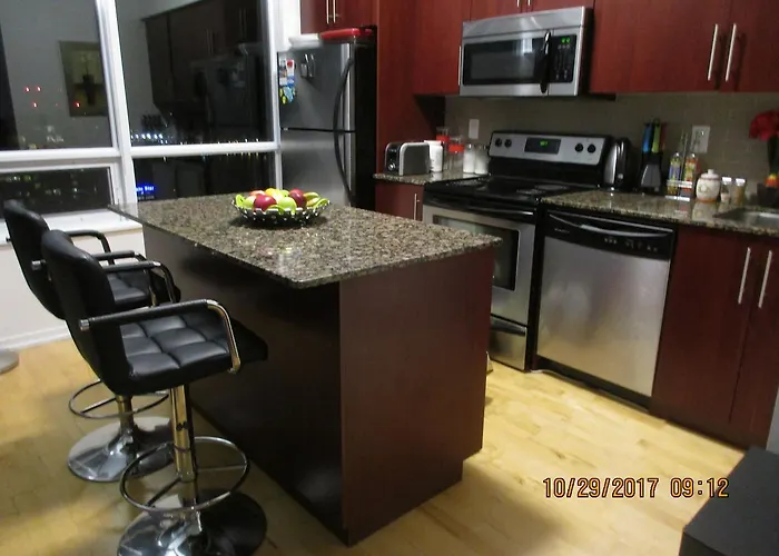 Luxury Penthouse Furnished Corporate Suite In Downtown Toronto